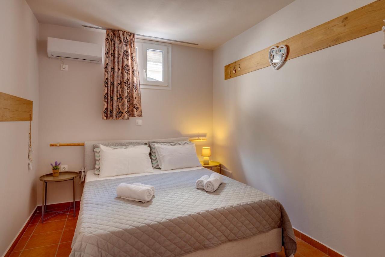 Fabbrica Bnb Vári Eksteriør billede